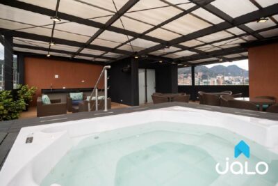 Apartamento Amoblado Duplex con Gimnasio en el Chicó, Bogotá de 30mt2 Edificio TAJ 97