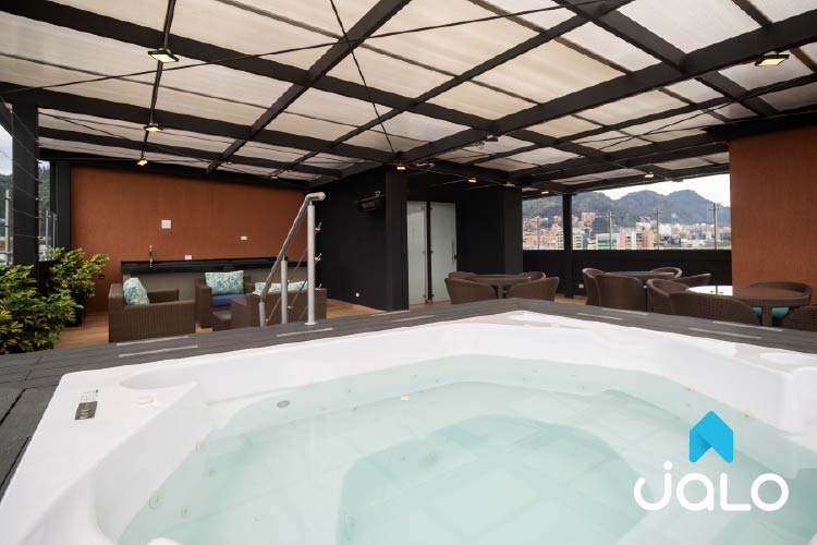 Apartamento Amoblado Simplex con Gimnasio en el Chicó, Bogotá de 30mt2 Edificio TAJ 97